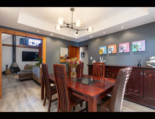 3 BEDROOM FREEHOLD FOR SALE IN PARKLANDS
